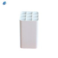 Conduit de câblage à quatre trous carrés avec séparateur en plastique pour le routage séparé des câbles d'alimentation et de signalisation