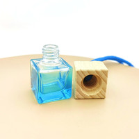 Diffuseur de parfum pour voiture en verre coloré