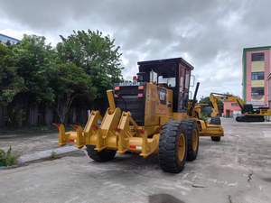 En stock, niveleuse Caterpillar 140H d'occasion entièrement remise à neuf, hydraulique d'origine CAT, faible nombre d'heures de fonctionnement, pour le nivellement routier - Product Image 1