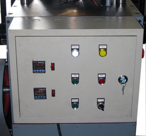 Presse hydraulique entièrement automatique pour la fabrication de bougies chauffe-plat en cire en Afrique du Sud - Product Image 5