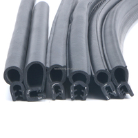 Bandes d'étanchéité d'armoire EPDM, boîte de distribution Bandes d'étanchéité composites en fil d'acier, bandes d'étanchéité en mousse en forme de U