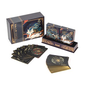 Cartes de tarot et de poker personnalisées en papier d'art avec des bords dorés arrondis et un gaufrage à chaud - Product Image 1