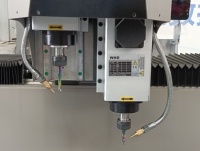 Máquina de Perforación y Fresado de Aluminio CNC de Doble Cabezal con Carrera de 1500 mm para Producción de Puertas y Ventanas