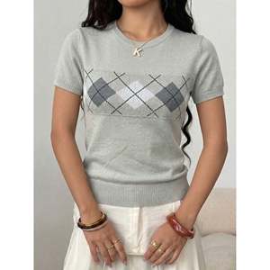 <b>Argyle</b> Contrast Short Sleeve <b>Sweater</b> Women's Burgundy Knit Top - Product Image 4