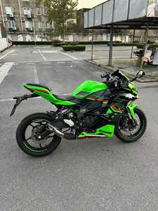 Kawasaki Ninja <span class=keywords><strong>ZX</strong></span>-4RR 2024, moteur 4 cylindres en ligne |   Moto de course en état neuf avec peinture d'origine - Product Image 4