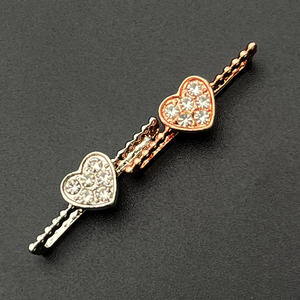 Accessoires de bracelet de montres en métal personnalisé Anneau de bracelet de clou décoratif Anneau décoratif créatif de coeur de diamant pour montres - Product Image 3