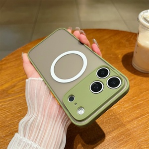 Fundas Magnéticas Translúcidas Antichoque con Efecto Ahumado para iPhone 17 Pro Max 16 15 14 13 12 11 Plus - Product Image 5