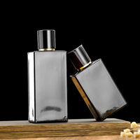 Nouveauté Flacon de parfum en verre carré noir élégant et luxueux avec pompe vaporisateur vide et emballage en boîte en stock