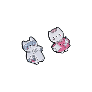 Broche en émail chat infirmière médicale, dessin animé, scientifique de laboratoire, chaton, badge de revers, bijoux en alliage de zinc, cadeau pour ami, médecin, vente en gros - Product Image 1