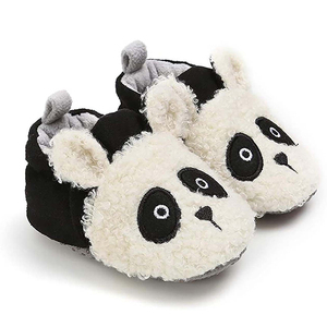 Vente en gros de pantoufles <span class=keywords><strong>Panda</strong></span> en peluche douce pour bébés garçons et filles A210 chaussures ODM OEM EN71 chaussures d'hiver chaudes pour bébés chaussures souples <span class=keywords><strong>Panda</strong></span> Bear pour bébés - Product Image 3