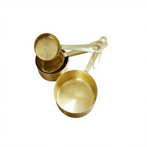 ชุดถ้วยตวงทองเหลืองขัดเงาทำมือ 5 ขนาดต่างกัน สำหรับใช้ในครัว - Product Image 1