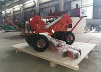 Transporteur de gazon pour le transport de rouleaux d'herbe artificielle