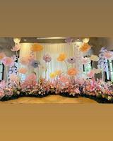 L025 Ensemble de fleurs géantes autoportantes personnalisées en papier organza fait main pour la décoration de mariages, événements à domicile, scènes et festivals