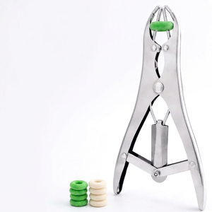 Kit de ligature orthopédique réutilisable en acier inoxydable avec pinces et 100 anneaux de castration de qualité supérieure (70 grands + 30 petits) durables pour le bétail - Product Image 1