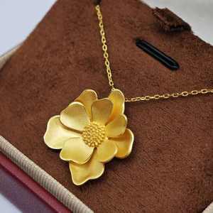 Collier pendentif minimaliste en forme de fleur avec perle plaqué or argent 925 UM Jewelry – Cadeau de fiançailles, idéal pour les fêtes et le quotidien - Product Image 3