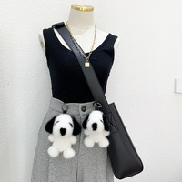 Porte-clés en peluche en forme de chien en fausse fourrure PomPom en 10 couleurs Design tendance pour la suspension de voiture et la décoration intérieure