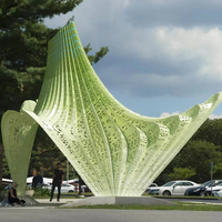 Pavillon paysager métallique incurvé sur mesure, sculpture creuse paramétrique à dégradé pour parc, place publique, université, complexe hôtelier