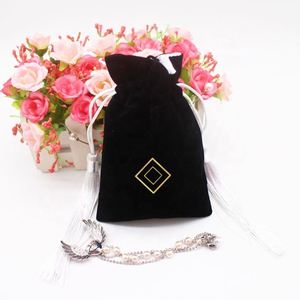 Sacs à cordon en velours recyclable avec logo personnalisé pour cadeaux et emballages de bijoux avec design imprimé à l'écran - Product Image 5