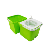 Ensemble serpillière et seau rotatif à 360° avec 2 têtes de serpillière en microfibre, système d'essorage facile à presser à la main pour le nettoyage des sols en bois dur et carrelage