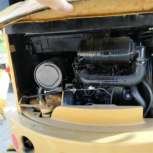 <span class=keywords><strong>Mini</strong></span>-excavatrice <span class=keywords><strong>sur</strong></span> chenilles hydraulique d'occasion Caterpillar Cat303.5E de 3,5 tonnes, modèle CAT303.5, avec chenilles en caoutchouc, lame de bulldozer et cabine fermée - Product Image 5