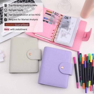 Agenda Finanziaria A6 da Donna Yihe in Pelle Morbida Goffrata a 10 Colori con Anelli e Portafoglio Oro Rosa per Ufficio - Product Image 1