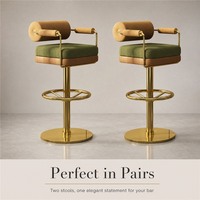 Tabouret de bar Art Déco en velours vert, dossier en cuir beige, accoudoirs dorés, base sur piétement, chaise de comptoir pour la maison et l'hôtel
