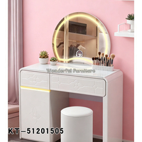 Table de toilette en bois crème de luxe minimaliste moderne, coiffeuse haut de gamme avec miroir éclairé et rangement pour chambre principale