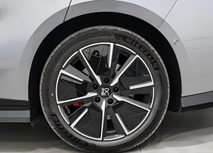 2025 B YD Ha n Long Range Electric Sedan - Product Image 6