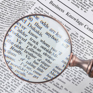 Classic Retro Handheld Magnifier 90 Mm Lens Ebony Handle Reading Books Jewelry Appraisal - Product Image 4