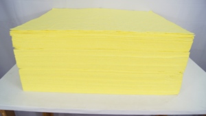 Almohadillas Absorbentes Químicas Premium SABER 200, No Reactivas, Capacidad de 9-11x, para la Limpieza Rápida de Derrames de Ácidos y Bases - Product Image 3