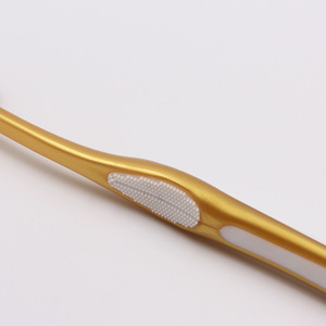 Brosse à dents manuelle pour adultes, poignée ergonomique antidérapante, poils doux, conception durable MC L224 - Product Image 4