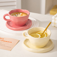 Ensemble tasse et soucoupe en céramique style crème – Cadeau de grande valeur, résistant aux hautes températures, design moderne et épuré pour mariages