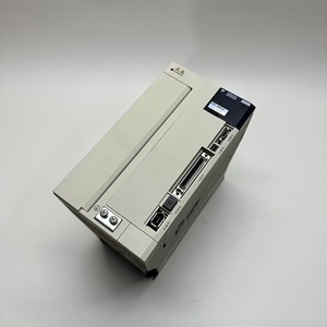 Servoaccionamiento Yaskawa SGDV-200A01A 200W 230V CA para servomotores - Product Image 4