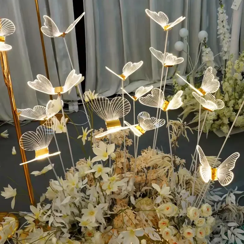Oggetti di scena per matrimonio a 5 teste farfalle acriliche luminose a Led per passerella luci di scena per la decorazione del layout della scena del matrimonio