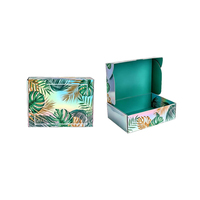 Boîte cadeau en carton ondulé sur mesure pour le transport et l'envoi avec insert en carton ondulé