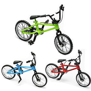 Ensemble de jouets fantaisie <span class=keywords><strong>pour</strong></span> enfants : Rampes de fingerboard, vélos, BMX à doigt, <span class=keywords><strong>mini</strong></span>-trottinettes à deux roues, finger skateboards, trucks - Product Image 3