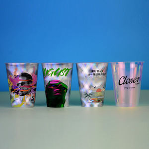 Gobelet en plastique arc-en-ciel de haute qualité personnalisé avec film laser intégré pour jus et bubble tea - Product Image 2