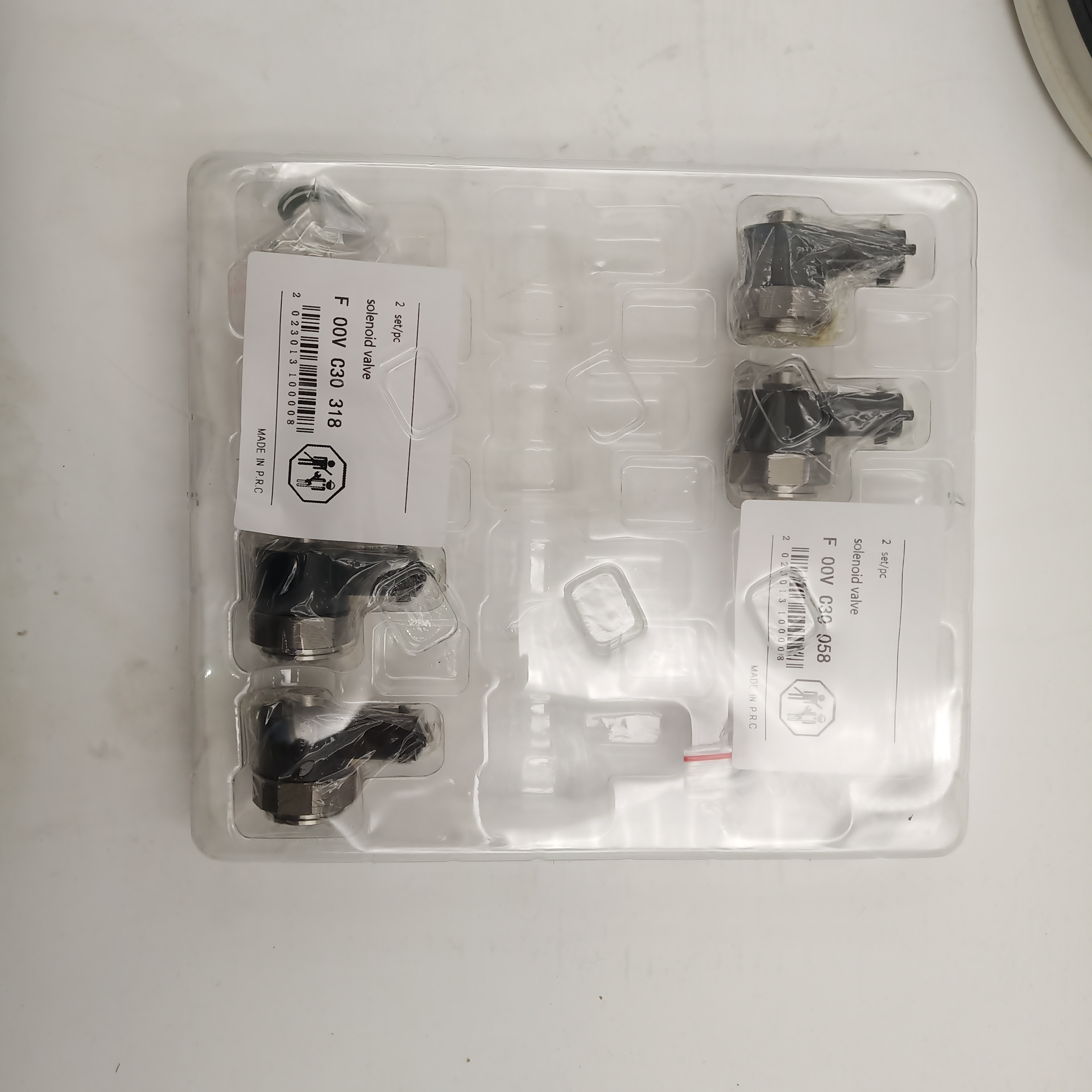 Top Quality New Diesel Fuel Injector Valve F00VC30318 Common Rail Injector Assemblies Solenoid Valve F00VC30319