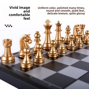 Set di <span class=keywords><strong>Scacchi</strong></span> Magnetico Portatile in Plastica, Pezzi Oro e Argento, Bianco e Nero, Vendita all'Ingrosso, Gioco da Tavolo per Competizioni, in Scatola, Zhejiang - Product Image 3