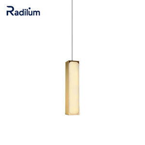 Caos lampada a sospensione moderna rettangolare a sospensione con paralume in alabastro e cornice in ottone, ideale per cene o spazi abitativi - Product Image 1