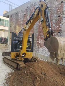 Mini-excavatrice sur chenilles d'occasion Cat 301.7cr 1,8 tonne, petite taille, très demandée au Kirghizistan - Product Image 3