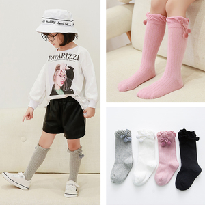2025 spagnolo di alta qualità spessi <span class=keywords><strong>fantasia</strong></span> per bambini stile tinta unita con fiocco pettinato in cotone a maglia al ginocchio calze per bambini <span class=keywords><strong>calzini</strong></span> - Product Image 3