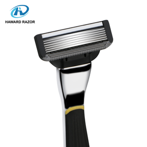 Système de rasage pour hommes à 6 lames incurvées |   Cartouches profilées pour un contact et un confort ultimes avec la peau, avec recharges - Product Image 3