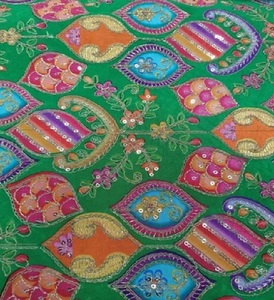 Tissu imprimé multicolore ethnique pour vêtements féminins, idéal pour la couture et la confection de robes - Product Image 6