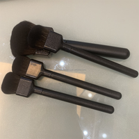 Nouvelle conception de pinceau professionnel pour fond de teint et anticernes en poils synthétiques carrés avec manche en bois incliné et plat