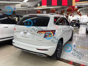 <span class=keywords><strong>Skoda</strong></span> <span class=keywords><strong>Karoq</strong></span> 2022, <span class=keywords><strong>SUV</strong></span> compact avec des caractéristiques de sécurité avancées et un design intérieur moderne - Product Image 6