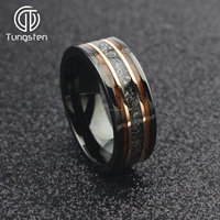 Bague de mariage en carbure de tungstène de 8 mm pour homme, noire, plate, avec incrustation de bois de fût de whisky et de météorite, sertie en or rose, bijoux tendance