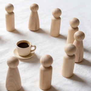 Набор деревянных фигурок-гномов из неокрашенной березы для рукоделия и декора рабочего стола - Product Image 2