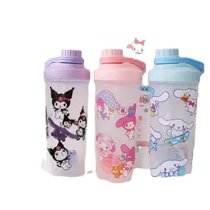 QY Les nouveaux produits se vendent bien Kuromi Kids Water Cups avec Strap My Melody Cinnamoroll Bouteilles à boire en plastique Drink Cups