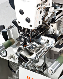<span class=keywords><strong>Machine</strong></span> <span class=keywords><strong>à</strong></span> ourler automatique pour jeans SiRUBA, conçue pour rouler le bas des jambes des jeans et des pantalons - Product Image 5